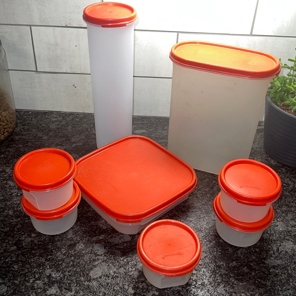 RED lovers!! Perfect addition to your vintage collection 16 piece Modula…